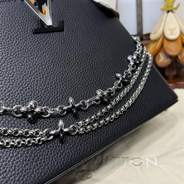 2026120164256592 270